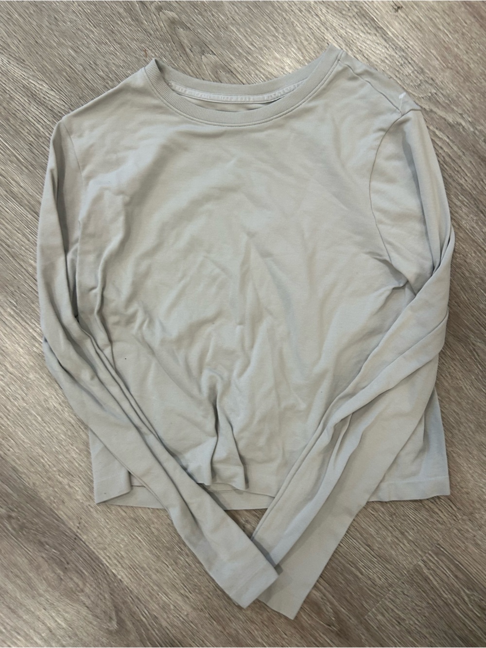 Women’s Long Sleeve Crewneck Top - Light Gray